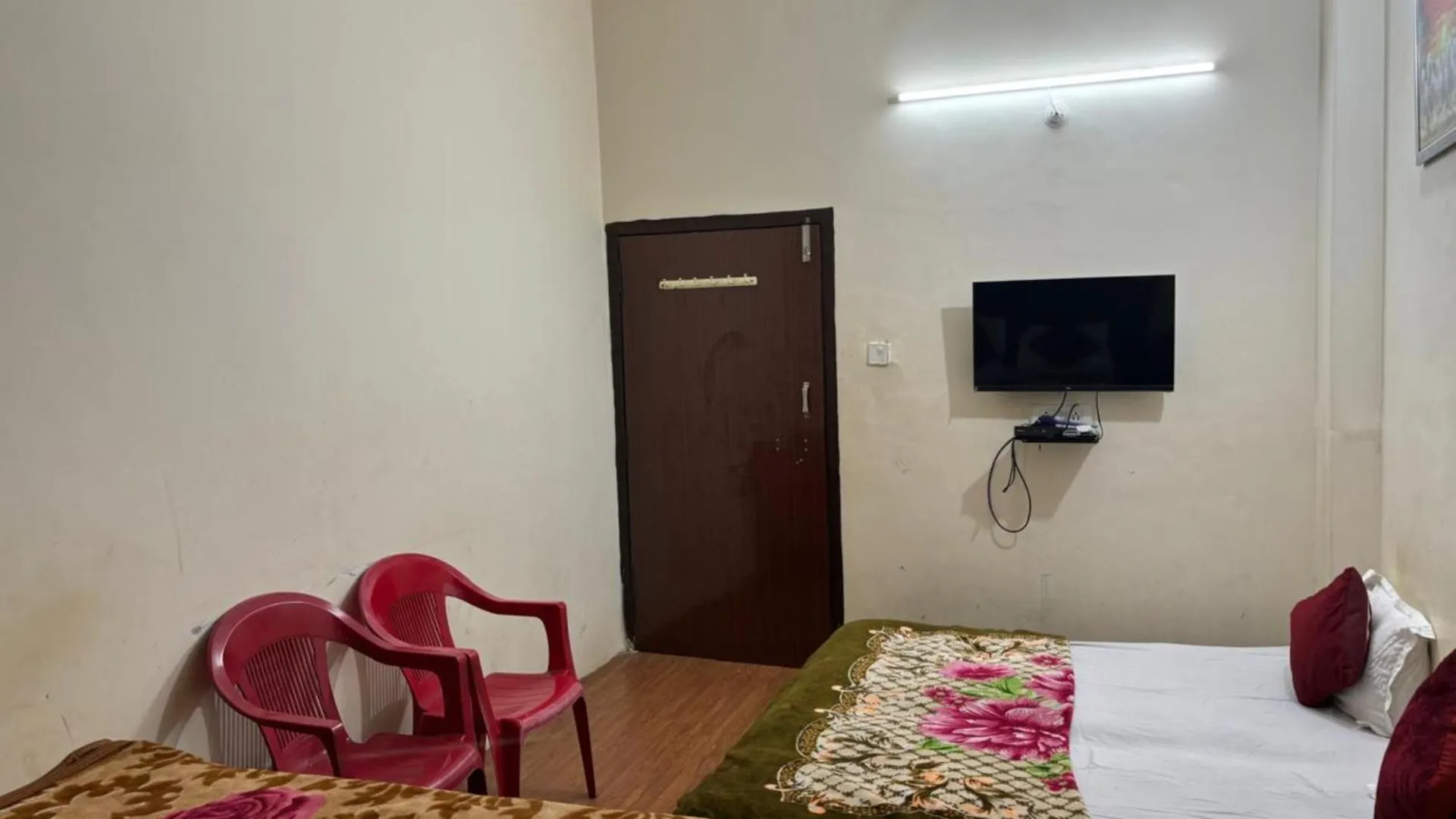 Goroomgo Varanasi Paradise Varanasi - Parking & Restaurant Available - Perfect Location And Comfortable Room Ξενοδοχείο