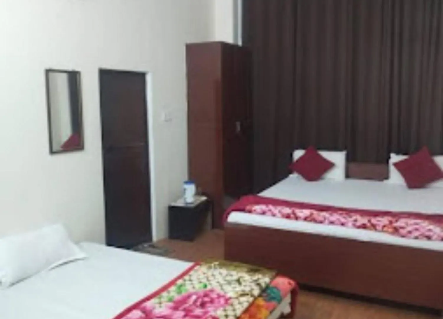 Hotel Goroomgo Varanasi Paradise Varanasi - Parking & Restaurant Available - Perfect Location And Comfortable Room