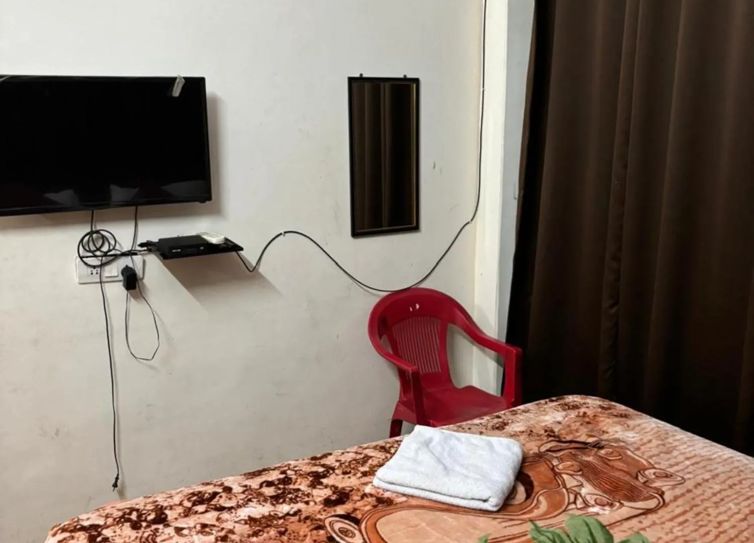 Goroomgo Varanasi Paradise Varanasi - Parking & Restaurant Available - Perfect Location And Comfortable Room