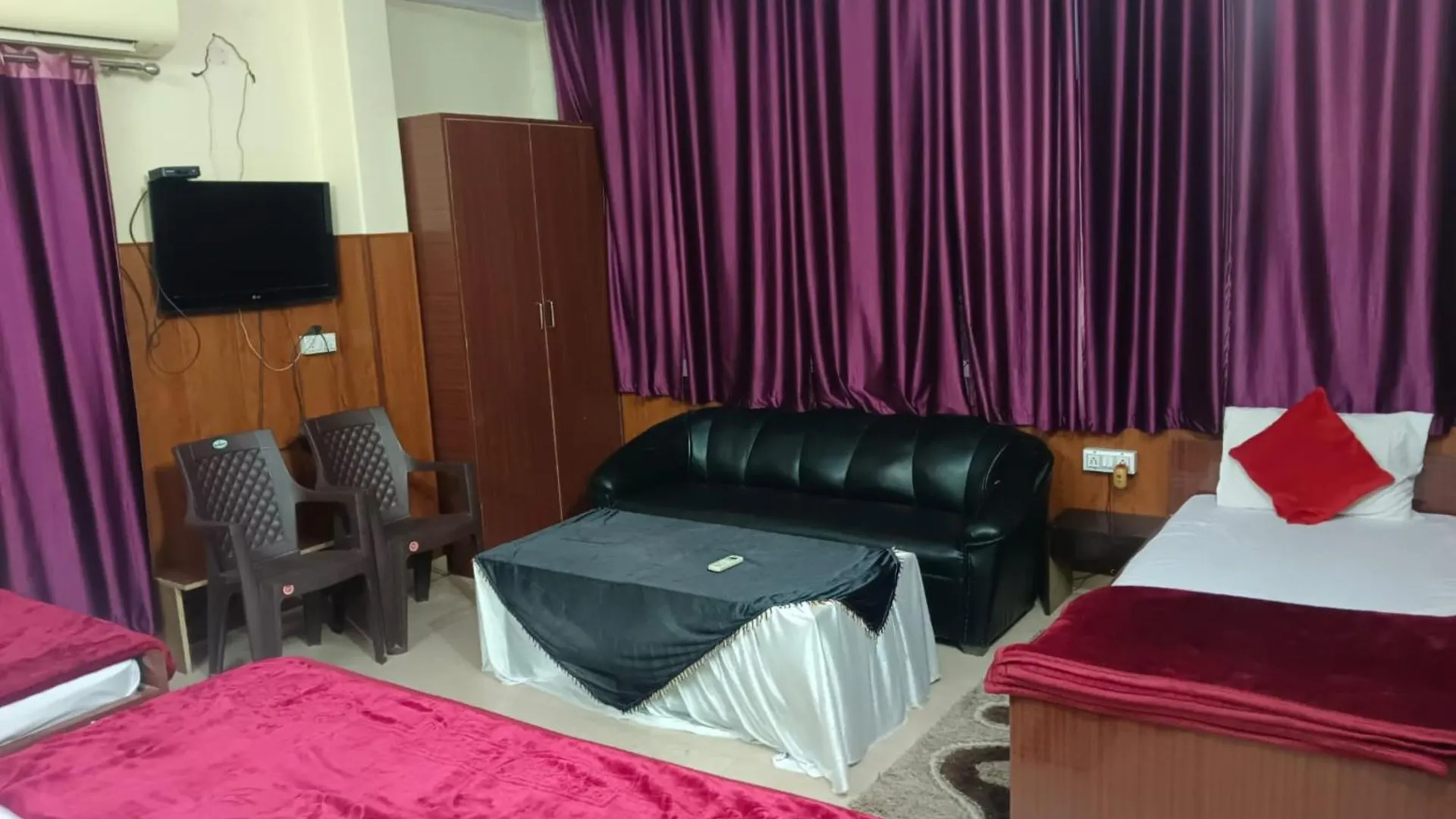 Goroomgo Varanasi Paradise Varanasi - Parking & Restaurant Available - Perfect Location And Comfortable Room India
