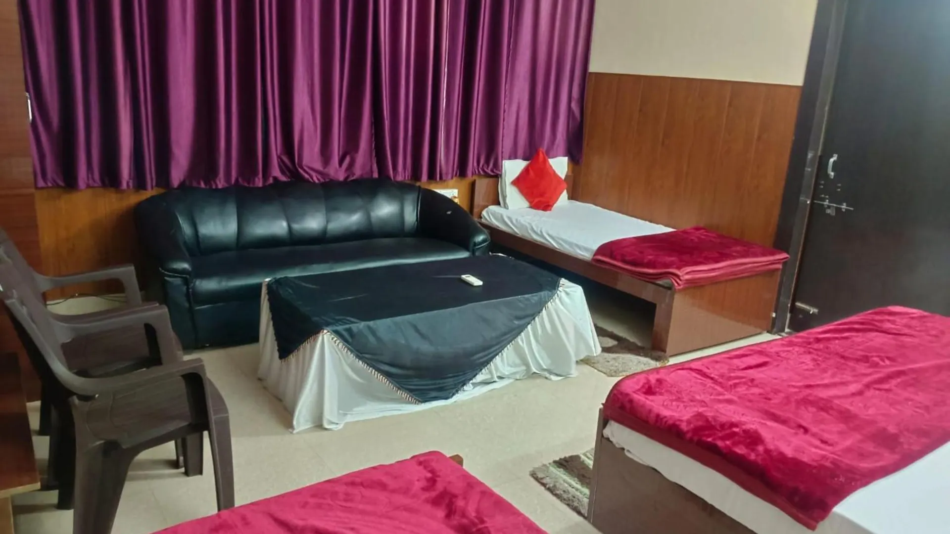 Goroomgo Varanasi Paradise Varanasi - Parking & Restaurant Available - Perfect Location And Comfortable Room 3*,  India