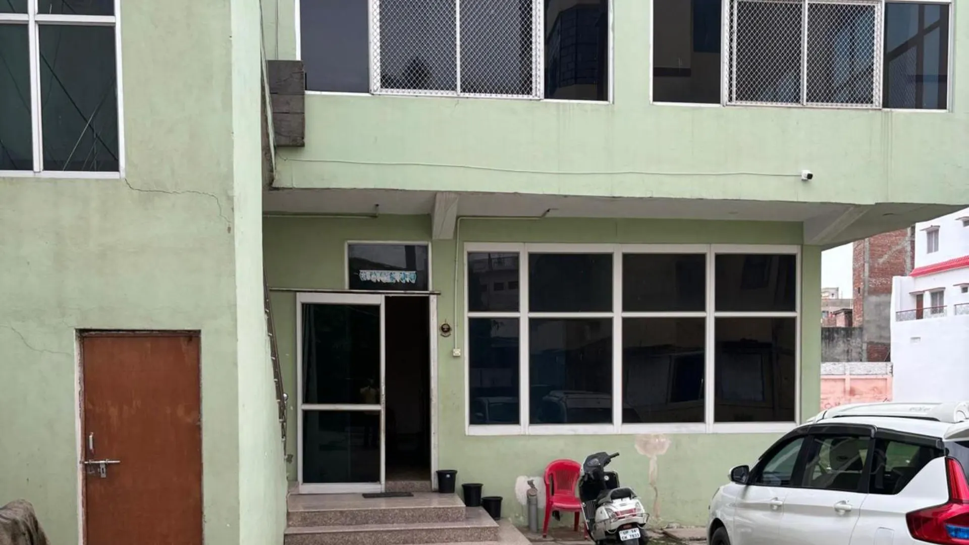 Hotel Goroomgo Varanasi Paradise Varanasi - Parking & Restaurant Available - Perfect Location And Comfortable Room
